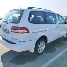 Toyota Sienna 2000