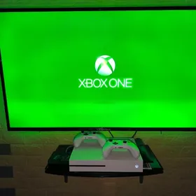 xbox One s почти новая
