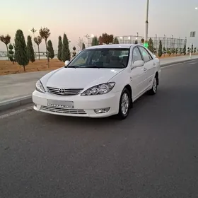 Toyota Camry 2004