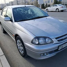 Toyota Avensis 1998