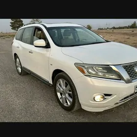 Nissan Pathfinder 2014