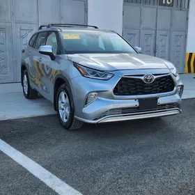 Toyota Highlander 2020
