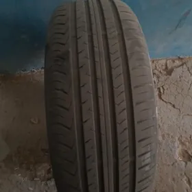 Pokryska 215/60 R16