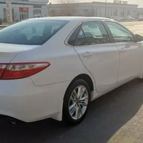 Toyota Camry 2015