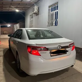 Toyota Camry 2014