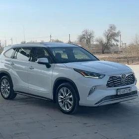 Toyota Highlander 2022