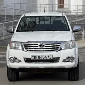 Toyota Hilux 2015