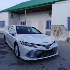 Toyota Camry 2018