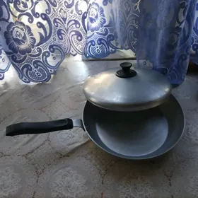 Казан чугунный,сковороды