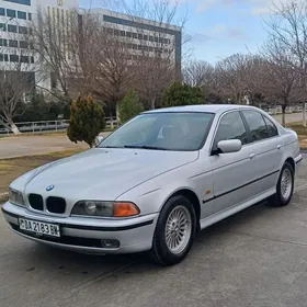 BMW E39 2000