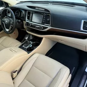 Toyota Highlander 2017