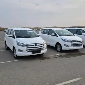Toyota Innova 2022