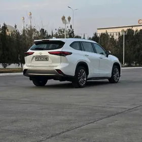 Toyota Highlander 2023
