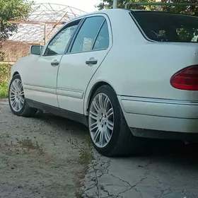 Mercedes-Benz E320 1997