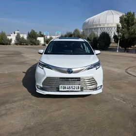 Toyota Sienna 2022