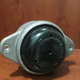 Padushka Mersedes 124 kuz