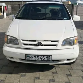 Toyota Sienna 2000