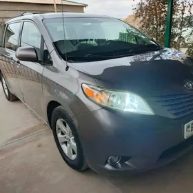 Toyota Sienna 2013