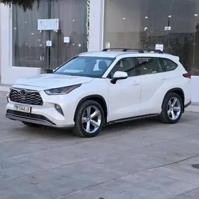 Toyota Highlander 2022