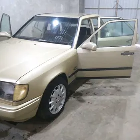 Mercedes-Benz E280 1985