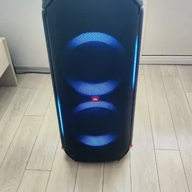 JBL partybox 710