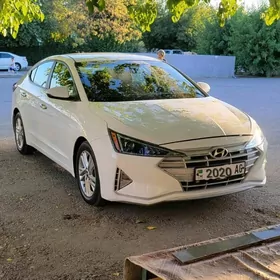 Hyundai Elantra 2020