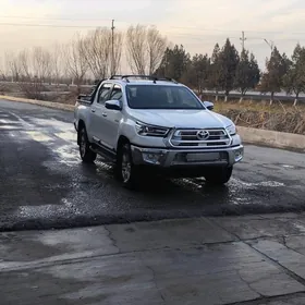 Toyota Hilux 2025