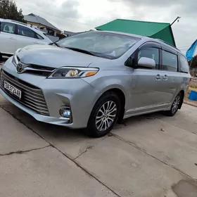 Toyota Sienna 2019
