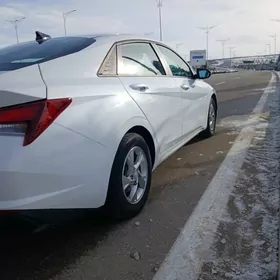 Hyundai Elantra 2022