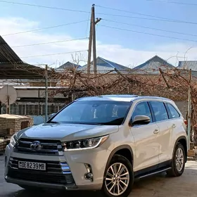 Toyota Highlander 2019