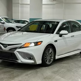 Toyota Camry 2021