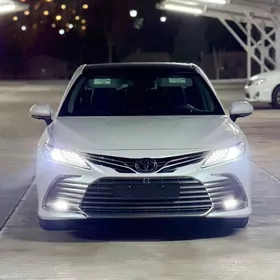 Toyota Camry 2021