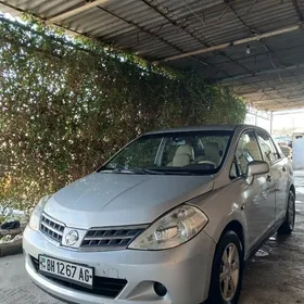 Nissan Tiida 2008