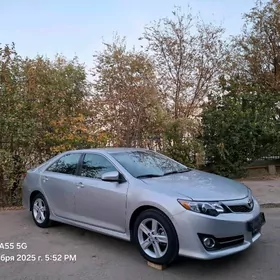 Toyota Camry 2014