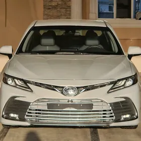 Toyota Camry 2022