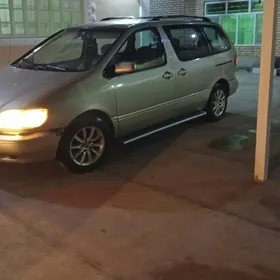 Toyota Sienna 2000