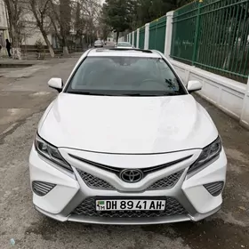 Toyota Camry 2019