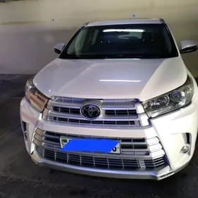 Toyota Highlander 2019