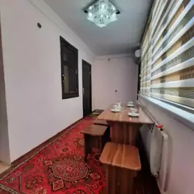 11мкр  1комнатная квартира 3этаж 42квадрата