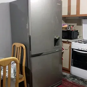 холодильник Samsung