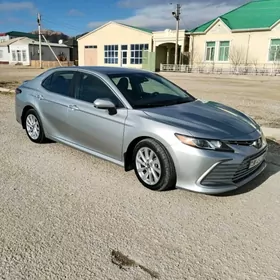 Toyota Camry 2022