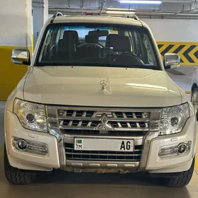Mitsubishi Pajero 2014