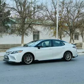 Toyota Camry 2021