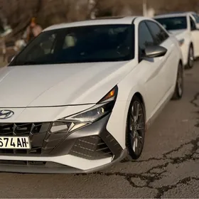 Hyundai Elantra 2022