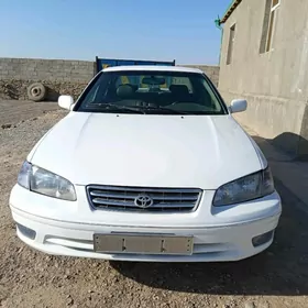 Toyota Camry 2001