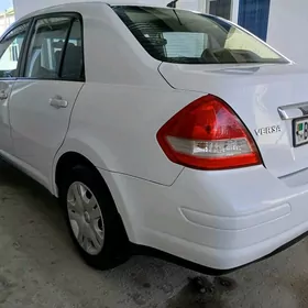 Nissan Versa 2010