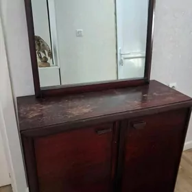 комод  с зеркалом