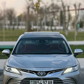 Toyota Camry 2021
