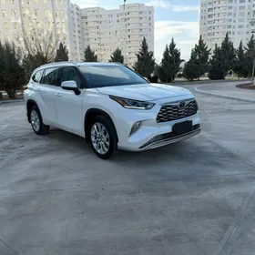 Toyota Highlander 2021