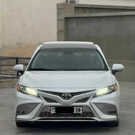 Toyota Camry 2021